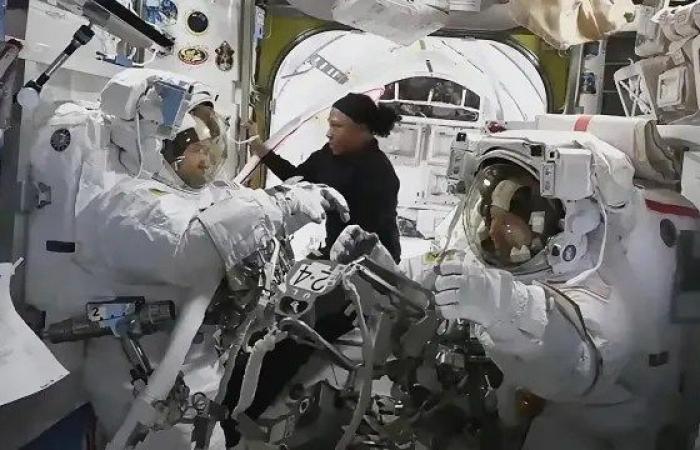 La NASA sospende la passeggiata nello spazio dopo il guasto della tuta spaziale