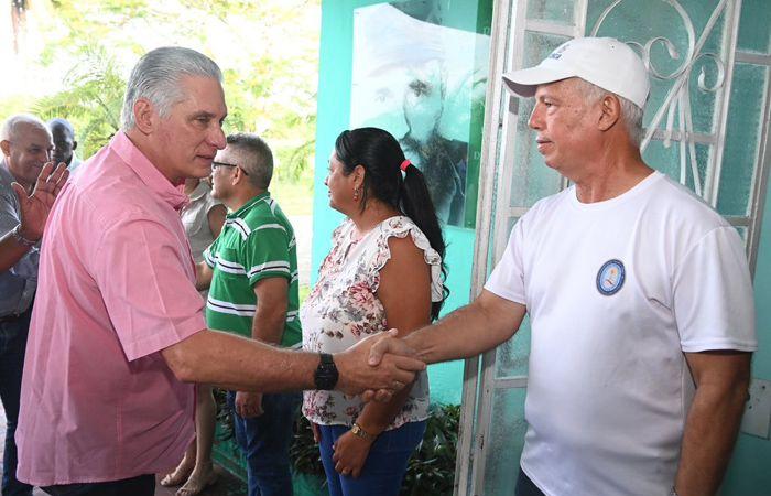 Il presidente cubano visita gli stabilimenti produttivi di Ranchuelo