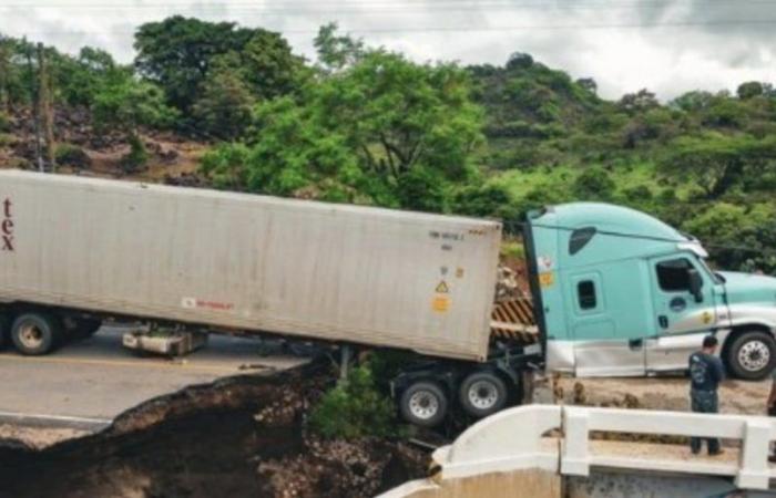 Video: un ponte è crollato a causa delle forti piogge in Guatemala