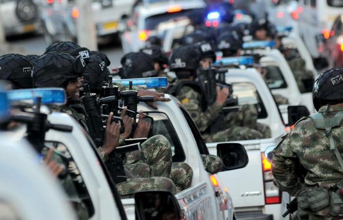 14 plotoni di soldati professionisti arrivano a Cali per rafforzare la sicurezza