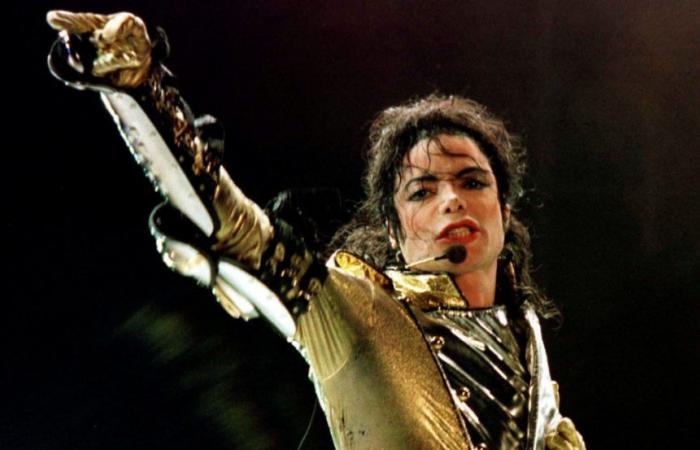 Hanno rivelato il debito astronomico in dollari che Michael Jackson aveva quando morì