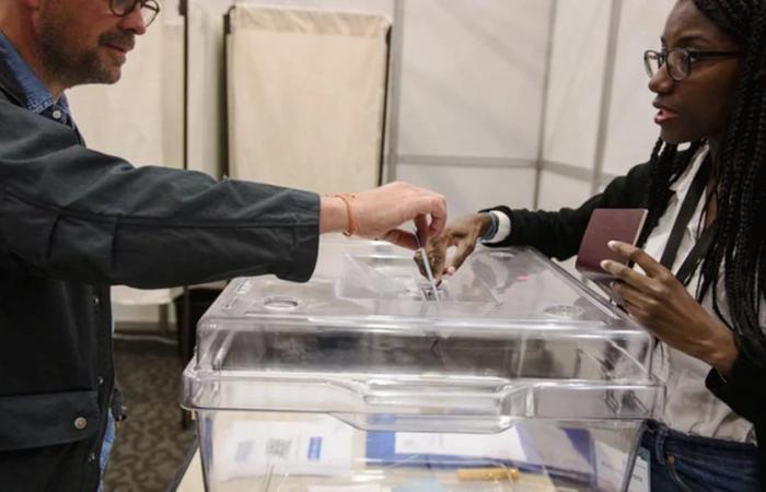 In Francia iniziano le elezioni legislative: votano i francesi residenti all’estero e all’estero