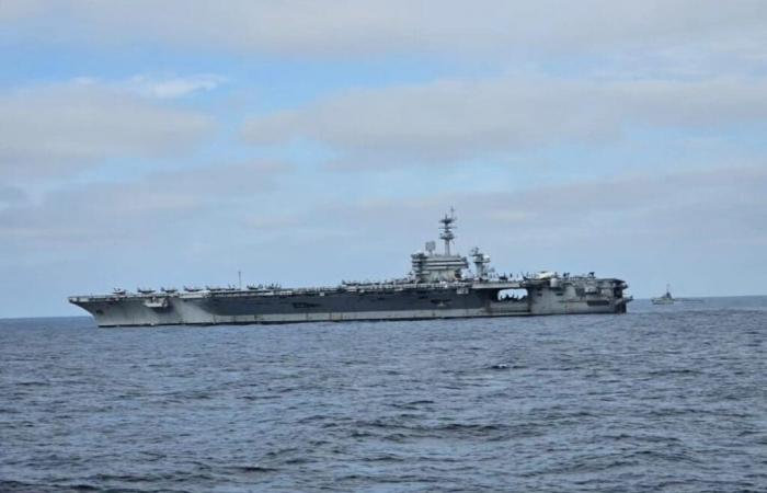 La portaerei statunitense USS George Washington era scortata da navi della Marina ecuadoriana