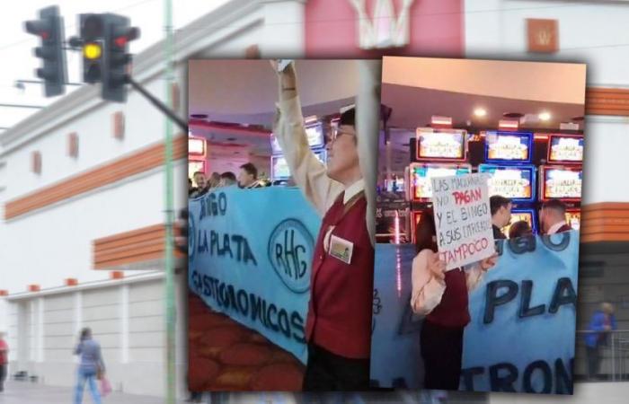 Protesta rumorosa dei lavoratori di Bingo La Plata che chiedono un aumento di stipendio