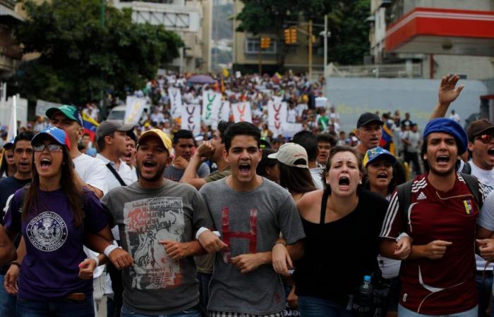 La giustizia argentina ascolta le vittime dei crimini contro l’umanità commessi dalle forze di sicurezza venezuelane