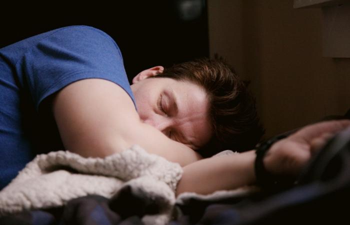 Migliorare il sonno: cinque abitudini per riposare bene, secondo l’intelligenza artificiale