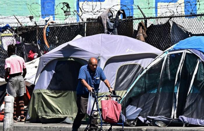 Stati Uniti: la Corte Suprema conferma il divieto ai senzatetto di dormire per strada | Con sei voti favorevoli e tre contrari