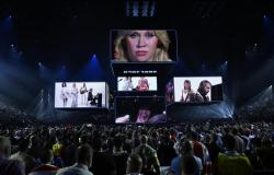 Gli ABBA riappaiono all’Eurovision per il cinquantesimo anniversario di ‘Waterloo’