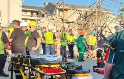 Ritrovato un sopravvissuto “miracoloso” 5 giorni dopo il crollo di un edificio in Sud Africa