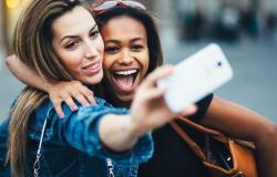 Guida definitiva per apparire sempre perfetti nei tuoi selfie: un prima e un dopo nelle tue foto