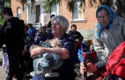 Nuovi attacchi da parte della Russia costringono più di 1.700 civili ucraini a evacuare le proprie case
