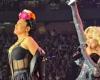 Viva il Messico! Salma Hayek chiude in bellezza il concerto di Madonna (+Video)