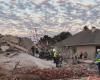 Il bilancio delle vittime del crollo di un edificio in Sud Africa sale a 16, un sopravvissuto salvato dopo 118 ore