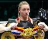 Lauren Price è stata incoronata la prima campionessa mondiale di boxe femminile del Galles
