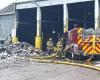 Incendio mattutino in un impianto di riciclaggio a Waterloo