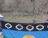 L’orgoglio dei bambini che promettono la bandiera mapuche: “È una grandissima emozione”