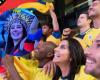 Una donna diventa virale mentre cerca un partner nel bel mezzo della partita Colombia-Costa Rica: “Cerco un ragazzo con i documenti”
